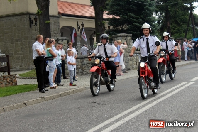 Zdjęcie w galerii na portalu naszraciborz.pl: Korowód motocyklowy w Pogrzebieniu wiadomości z regionu