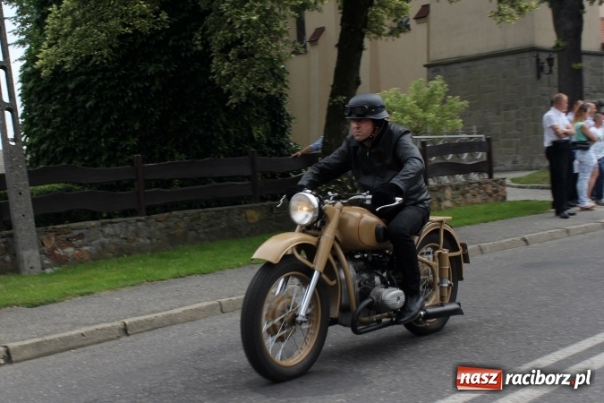 Zdjęcie w galerii na portalu naszraciborz.pl: Korowód motocyklowy w Pogrzebieniu wiadomości z regionu
