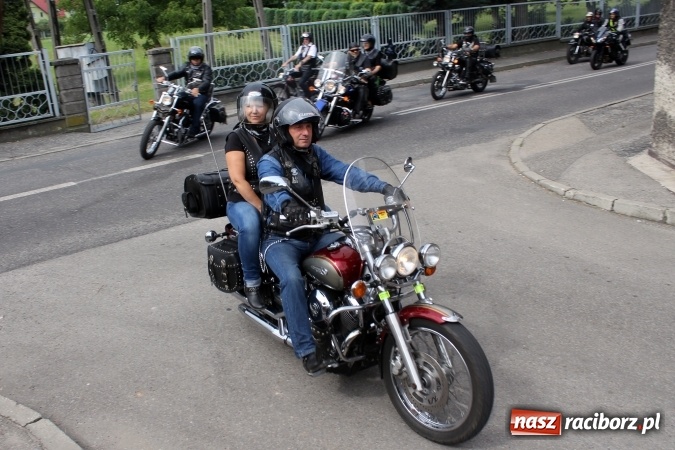 Zdjęcie w galerii na portalu naszraciborz.pl: Korowód motocyklowy w Pogrzebieniu wiadomości z regionu