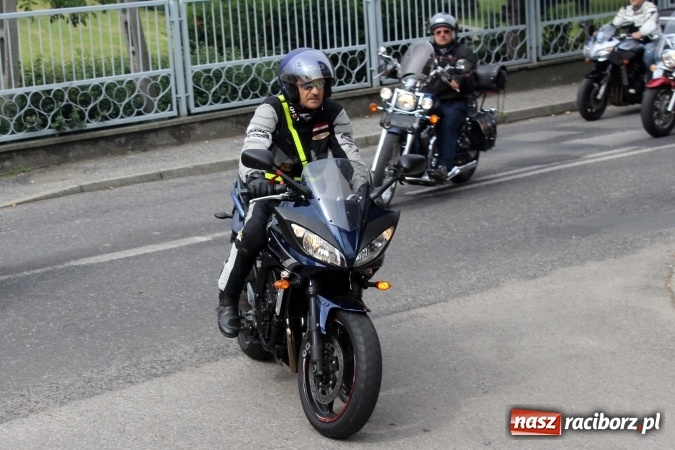 Zdjęcie w galerii na portalu naszraciborz.pl: Korowód motocyklowy w Pogrzebieniu wiadomości z regionu