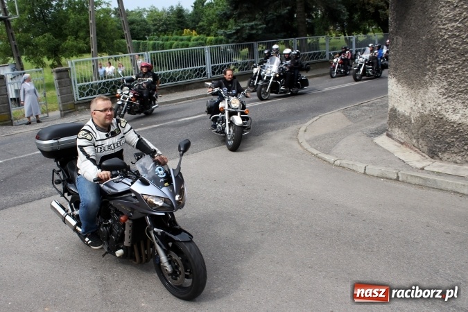 Zdjęcie w galerii na portalu naszraciborz.pl: Korowód motocyklowy w Pogrzebieniu wiadomości z regionu