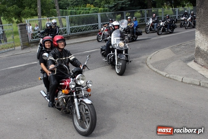 Zdjęcie w galerii na portalu naszraciborz.pl: Korowód motocyklowy w Pogrzebieniu wiadomości z regionu