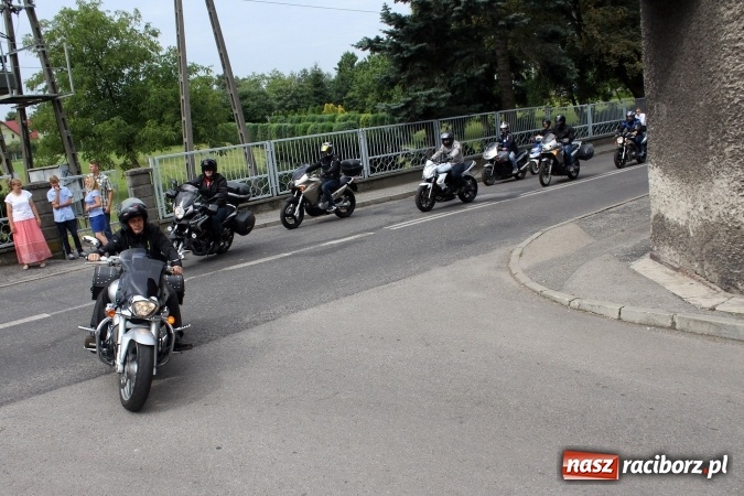 Zdjęcie w galerii na portalu naszraciborz.pl: Korowód motocyklowy w Pogrzebieniu wiadomości z regionu