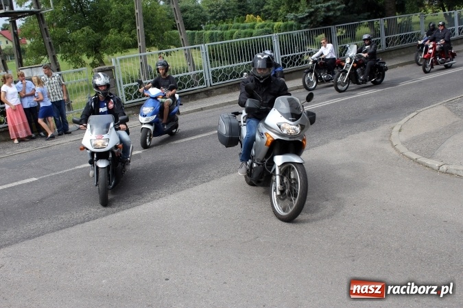 Zdjęcie w galerii na portalu naszraciborz.pl: Korowód motocyklowy w Pogrzebieniu wiadomości z regionu