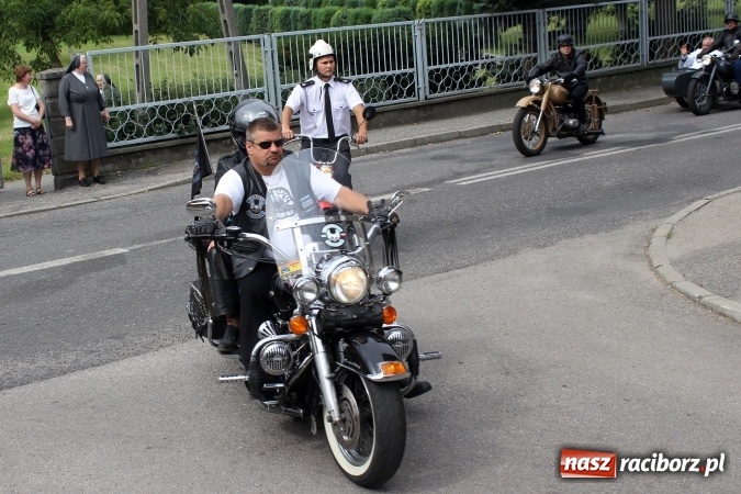 Zdjęcie w galerii na portalu naszraciborz.pl: Korowód motocyklowy w Pogrzebieniu wiadomości z regionu
