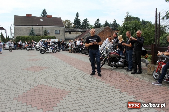 Zdjęcie w galerii na portalu naszraciborz.pl: Korowód motocyklowy w Pogrzebieniu wiadomości z regionu