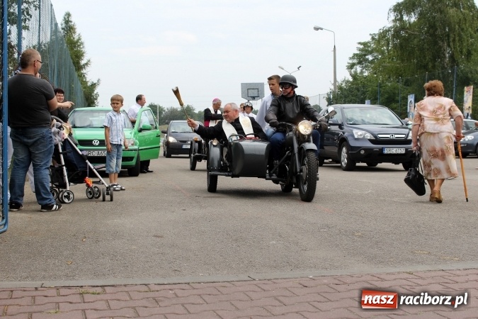 Zdjęcie w galerii na portalu naszraciborz.pl: Korowód motocyklowy w Pogrzebieniu wiadomości z regionu