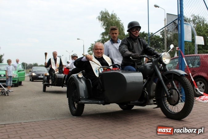 Zdjęcie w galerii na portalu naszraciborz.pl: Korowód motocyklowy w Pogrzebieniu wiadomości z regionu