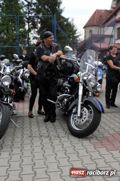 Zdjęcie w galerii na portalu naszraciborz.pl: Korowód motocyklowy w Pogrzebieniu wiadomości z regionu