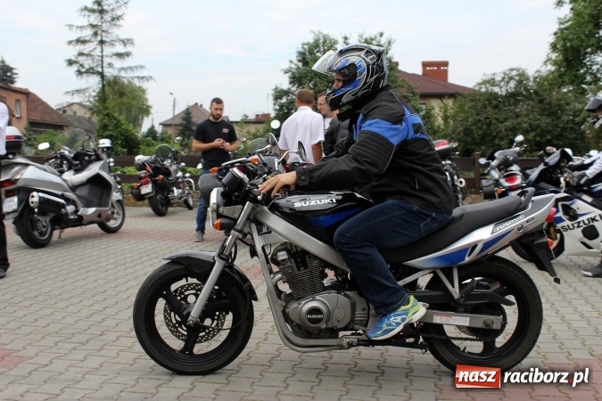 Zdjęcie w galerii na portalu naszraciborz.pl: Korowód motocyklowy w Pogrzebieniu wiadomości z regionu