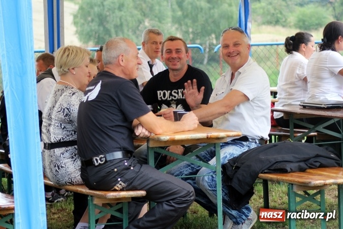 Zdjęcie w galerii na portalu naszraciborz.pl: Korowód motocyklowy w Pogrzebieniu wiadomości z regionu