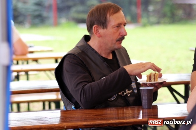 Zdjęcie w galerii na portalu naszraciborz.pl: Korowód motocyklowy w Pogrzebieniu wiadomości z regionu