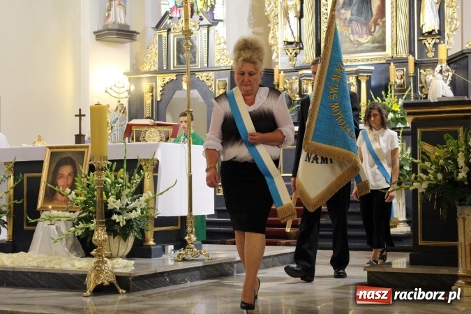 Zdjęcie w galerii na portalu naszraciborz.pl: Światowe Dni Młodzieży. Brzezie gościnne dla pielgrzymów. Proboszcz wygłosił kazanie po włosku wiadomości z regionu