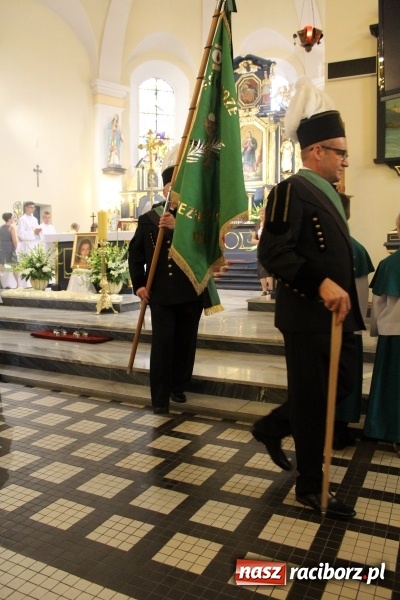 Zdjęcie w galerii na portalu naszraciborz.pl: Światowe Dni Młodzieży. Brzezie gościnne dla pielgrzymów. Proboszcz wygłosił kazanie po włosku wiadomości z regionu