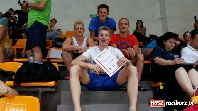Zdjęcie w galerii na portalu naszraciborz.pl: Pływanie. Medale raciborzan na zakończenie sezonu wiadomości z regionu