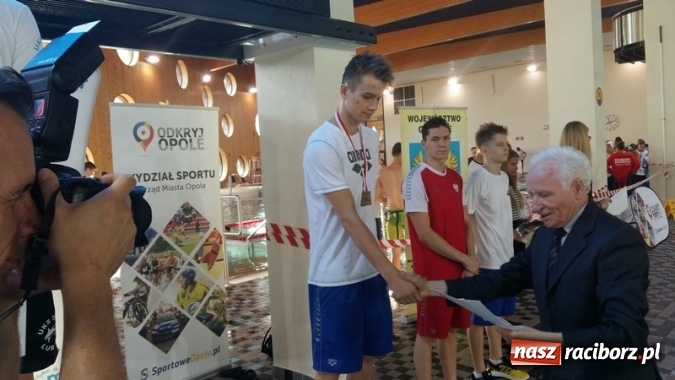 Zdjęcie w galerii na portalu naszraciborz.pl: Pływanie. Medale raciborzan na zakończenie sezonu wiadomości z regionu