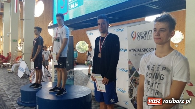 Zdjęcie w galerii na portalu naszraciborz.pl: Pływanie. Medale raciborzan na zakończenie sezonu wiadomości z regionu