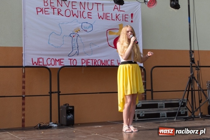 Zdjęcie w galerii na portalu naszraciborz.pl: Światowe Dni Młodzieży. Festyn rodzinny w Pietrowicach Wielkich wiadomości z regionu