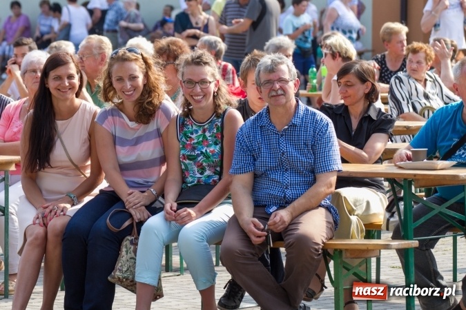 Zdjęcie w galerii na portalu naszraciborz.pl: Światowe Dni Młodzieży. Festyn rodzinny w Pietrowicach Wielkich wiadomości z regionu
