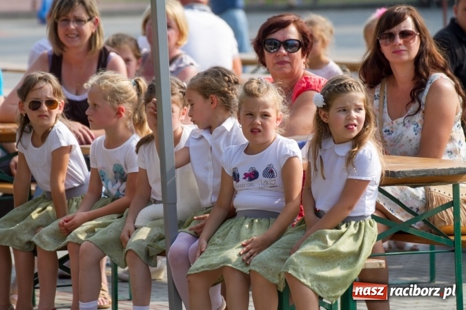 Zdjęcie w galerii na portalu naszraciborz.pl: Światowe Dni Młodzieży. Festyn rodzinny w Pietrowicach Wielkich wiadomości z regionu