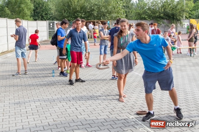 Zdjęcie w galerii na portalu naszraciborz.pl: Światowe Dni Młodzieży. Festyn rodzinny w Pietrowicach Wielkich wiadomości z regionu