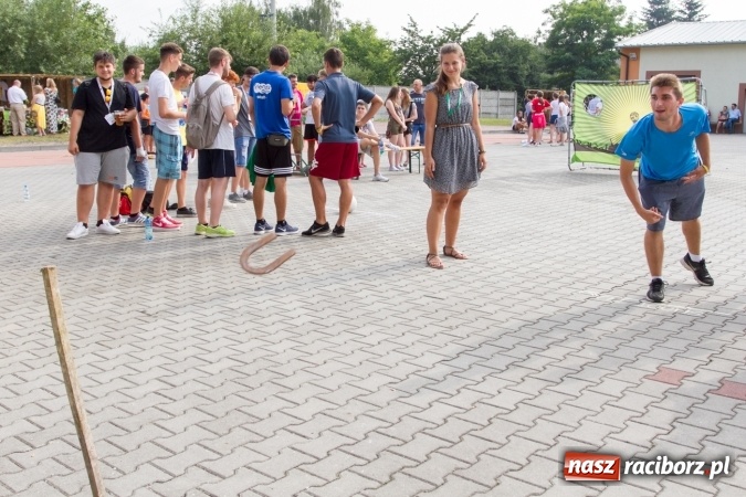 Zdjęcie w galerii na portalu naszraciborz.pl: Światowe Dni Młodzieży. Festyn rodzinny w Pietrowicach Wielkich wiadomości z regionu