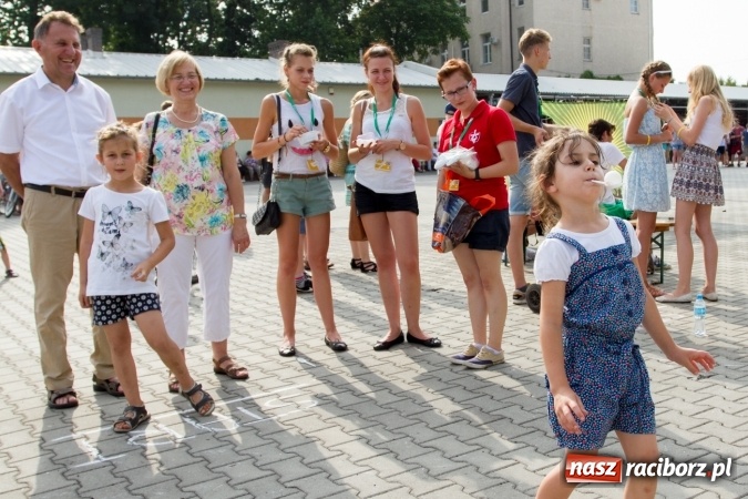 Zdjęcie w galerii na portalu naszraciborz.pl: Światowe Dni Młodzieży. Festyn rodzinny w Pietrowicach Wielkich wiadomości z regionu