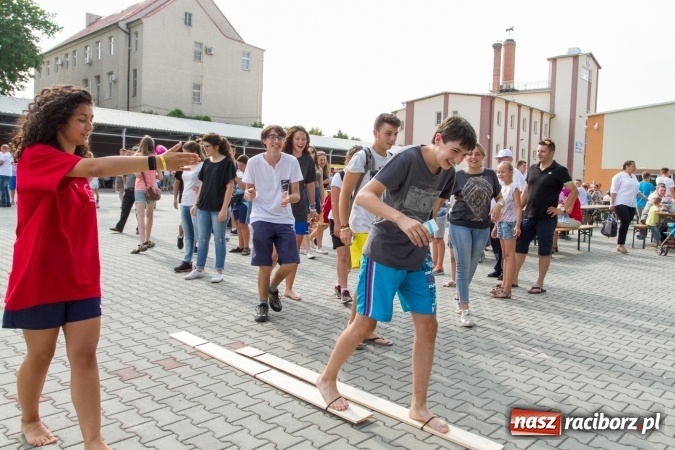 Zdjęcie w galerii na portalu naszraciborz.pl: Światowe Dni Młodzieży. Festyn rodzinny w Pietrowicach Wielkich wiadomości z regionu