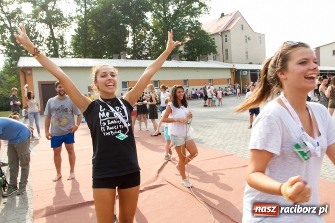 Zdjęcie w galerii na portalu naszraciborz.pl: Światowe Dni Młodzieży. Festyn rodzinny w Pietrowicach Wielkich wiadomości z regionu