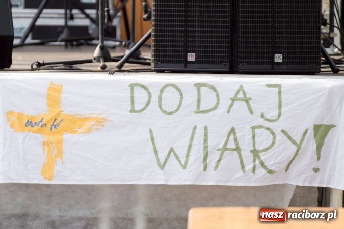 Zdjęcie w galerii na portalu naszraciborz.pl: Światowe Dni Młodzieży. Festyn rodzinny w Pietrowicach Wielkich wiadomości z regionu