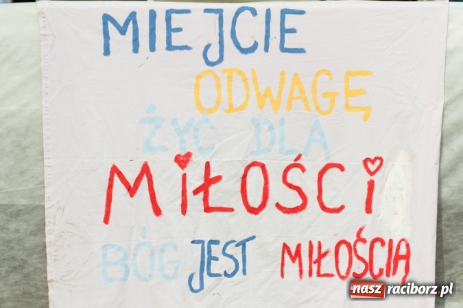 Zdjęcie w galerii na portalu naszraciborz.pl: Światowe Dni Młodzieży. Festyn rodzinny w Pietrowicach Wielkich wiadomości z regionu