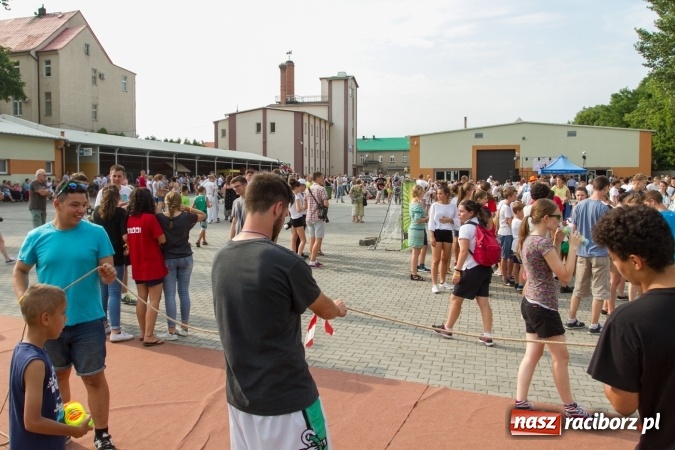 Zdjęcie w galerii na portalu naszraciborz.pl: Światowe Dni Młodzieży. Festyn rodzinny w Pietrowicach Wielkich wiadomości z regionu