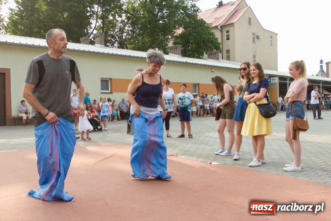 Zdjęcie w galerii na portalu naszraciborz.pl: Światowe Dni Młodzieży. Festyn rodzinny w Pietrowicach Wielkich wiadomości z regionu