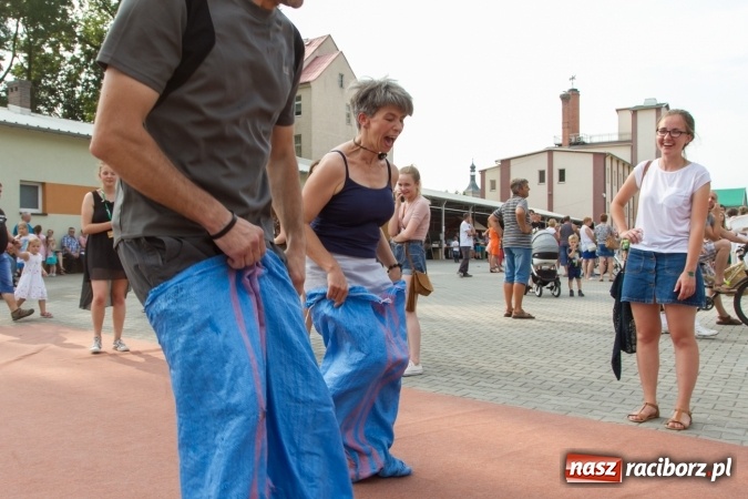 Zdjęcie w galerii na portalu naszraciborz.pl: Światowe Dni Młodzieży. Festyn rodzinny w Pietrowicach Wielkich wiadomości z regionu