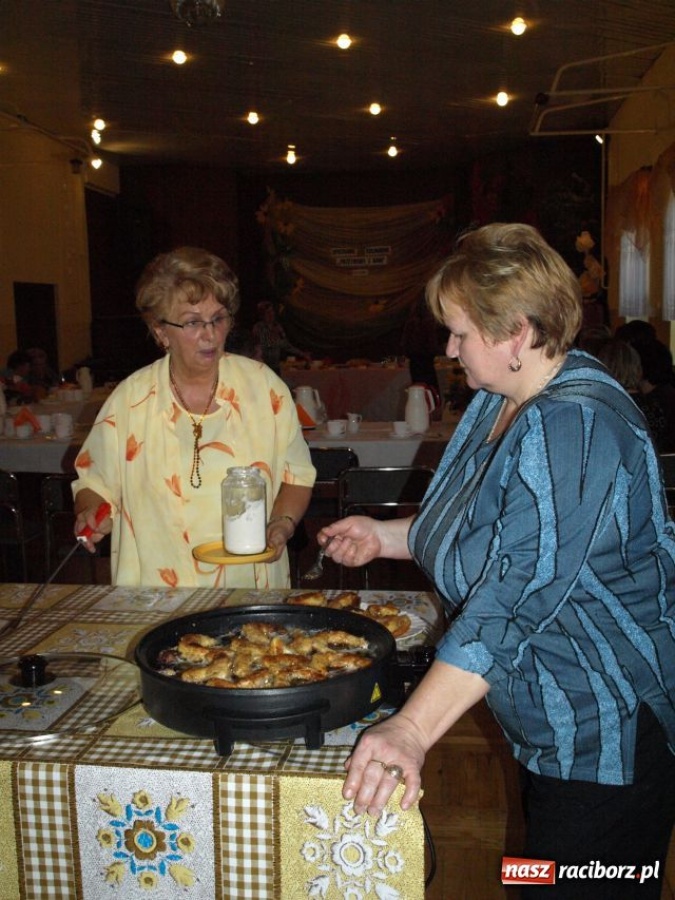 Zdjęcie w galerii na portalu naszraciborz.pl: Spotkanie kulinarne Przetwory z bani wiadomości z regionu