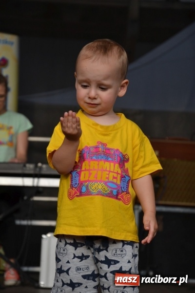 Zdjęcie w galerii na portalu naszraciborz.pl: Światowe Dni Młodzieży na Zamku Piastowskim w Raciborzu - koncertowały Armia Dzieci i Przecinek  wiadomości z regionu