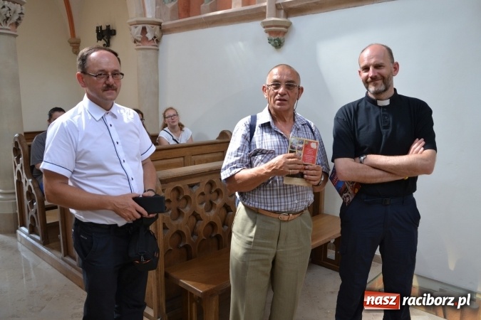 Zdjęcie w galerii na portalu naszraciborz.pl: Światowe Dni Młodzieży na Zamku Piastowskim w Raciborzu - koncertowały Armia Dzieci i Przecinek  wiadomości z regionu