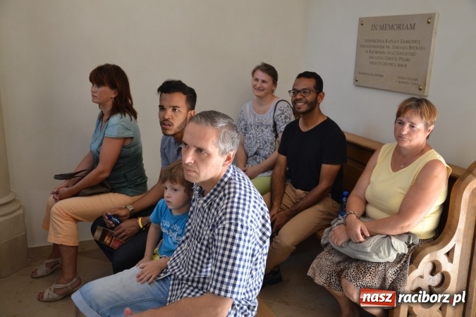 Zdjęcie w galerii na portalu naszraciborz.pl: Światowe Dni Młodzieży na Zamku Piastowskim w Raciborzu - koncertowały Armia Dzieci i Przecinek  wiadomości z regionu