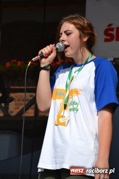 Zdjęcie w galerii na portalu naszraciborz.pl: Światowe Dni Młodzieży na Zamku Piastowskim w Raciborzu - koncertowały Armia Dzieci i Przecinek  wiadomości z regionu