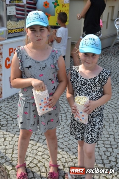 Zdjęcie w galerii na portalu naszraciborz.pl: Światowe Dni Młodzieży na Zamku Piastowskim w Raciborzu - koncertowały Armia Dzieci i Przecinek  wiadomości z regionu