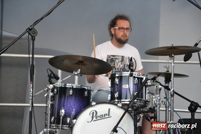 Zdjęcie w galerii na portalu naszraciborz.pl: Światowe Dni Młodzieży na Zamku Piastowskim w Raciborzu - koncertowały Armia Dzieci i Przecinek  wiadomości z regionu