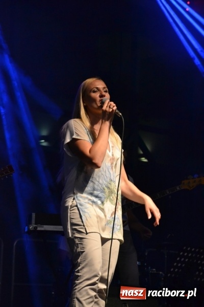 Zdjęcie w galerii na portalu naszraciborz.pl: Światowe Dni Młodzieży na Zamku Piastowskim w Raciborzu - koncertowały Armia Dzieci i Przecinek  wiadomości z regionu