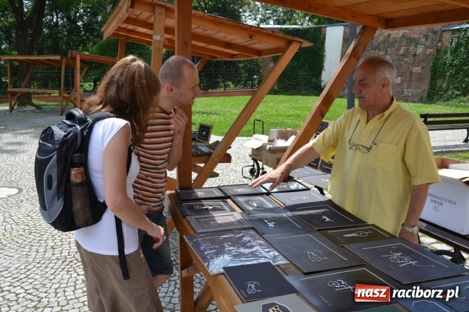 Zdjęcie w galerii na portalu naszraciborz.pl: Światowe Dni Młodzieży na Zamku Piastowskim w Raciborzu - koncertowały Armia Dzieci i Przecinek  wiadomości z regionu
