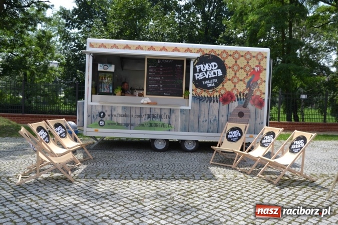 Zdjęcie w galerii na portalu naszraciborz.pl: Światowe Dni Młodzieży na Zamku Piastowskim w Raciborzu - koncertowały Armia Dzieci i Przecinek  wiadomości z regionu