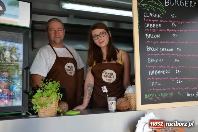 Zdjęcie w galerii na portalu naszraciborz.pl: Światowe Dni Młodzieży na Zamku Piastowskim w Raciborzu - koncertowały Armia Dzieci i Przecinek  wiadomości z regionu