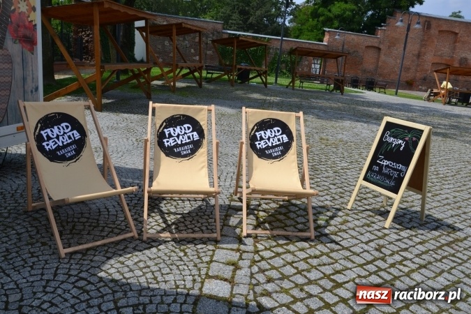 Zdjęcie w galerii na portalu naszraciborz.pl: Światowe Dni Młodzieży na Zamku Piastowskim w Raciborzu - koncertowały Armia Dzieci i Przecinek  wiadomości z regionu