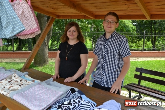 Zdjęcie w galerii na portalu naszraciborz.pl: Światowe Dni Młodzieży na Zamku Piastowskim w Raciborzu - koncertowały Armia Dzieci i Przecinek  wiadomości z regionu