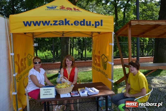 Zdjęcie w galerii na portalu naszraciborz.pl: Światowe Dni Młodzieży na Zamku Piastowskim w Raciborzu - koncertowały Armia Dzieci i Przecinek  wiadomości z regionu