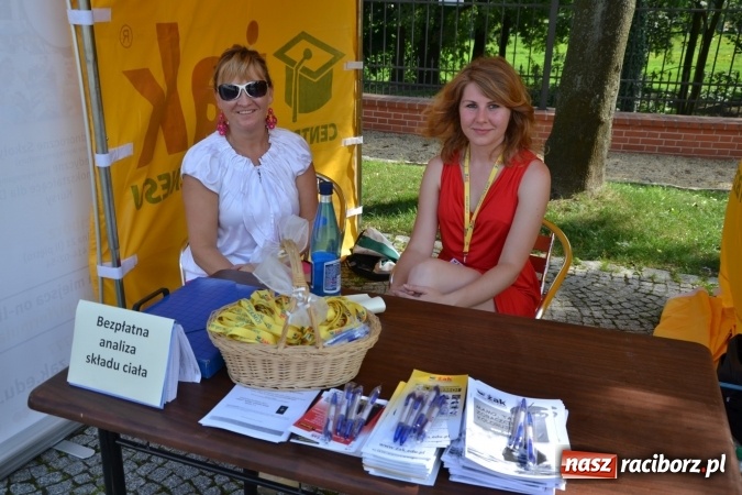 Zdjęcie w galerii na portalu naszraciborz.pl: Światowe Dni Młodzieży na Zamku Piastowskim w Raciborzu - koncertowały Armia Dzieci i Przecinek  wiadomości z regionu