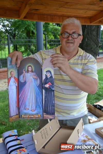 Zdjęcie w galerii na portalu naszraciborz.pl: Światowe Dni Młodzieży na Zamku Piastowskim w Raciborzu - koncertowały Armia Dzieci i Przecinek  wiadomości z regionu